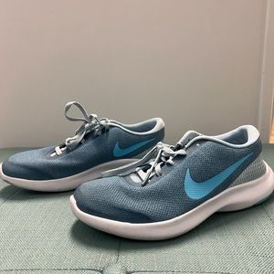 Nike womens shoe blue flex experience rn 7